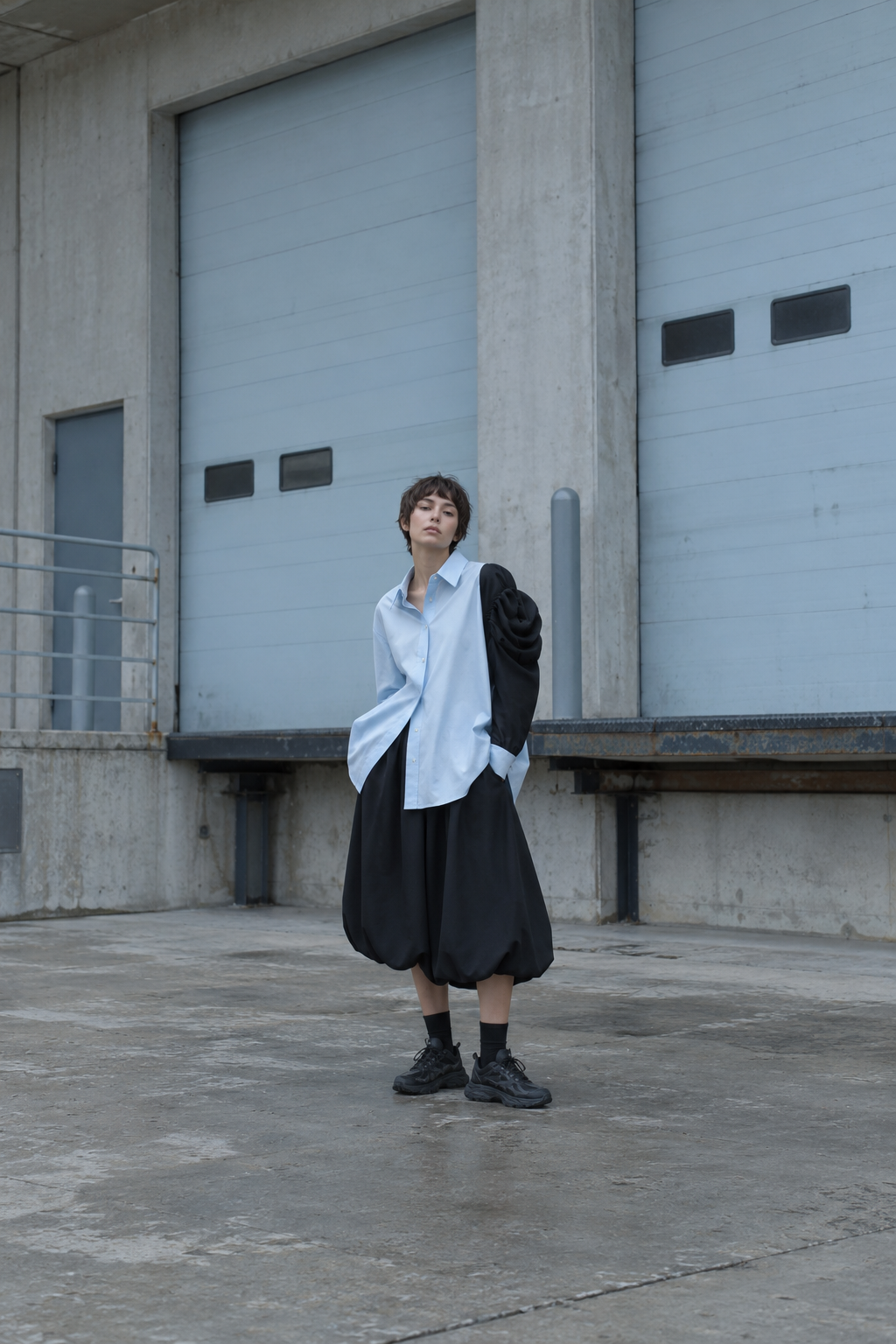 ブルーシャツを使ったアパレルLOOK